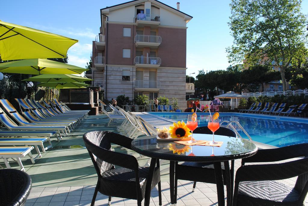 Hotel Jumbo Rimini Eksteriør bilde
